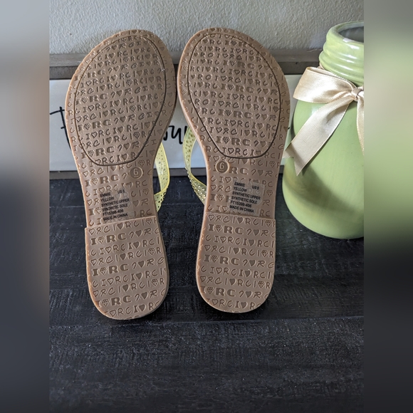 🆕 New 🆕 Rock & Candy sandals - Picture 2 of 4